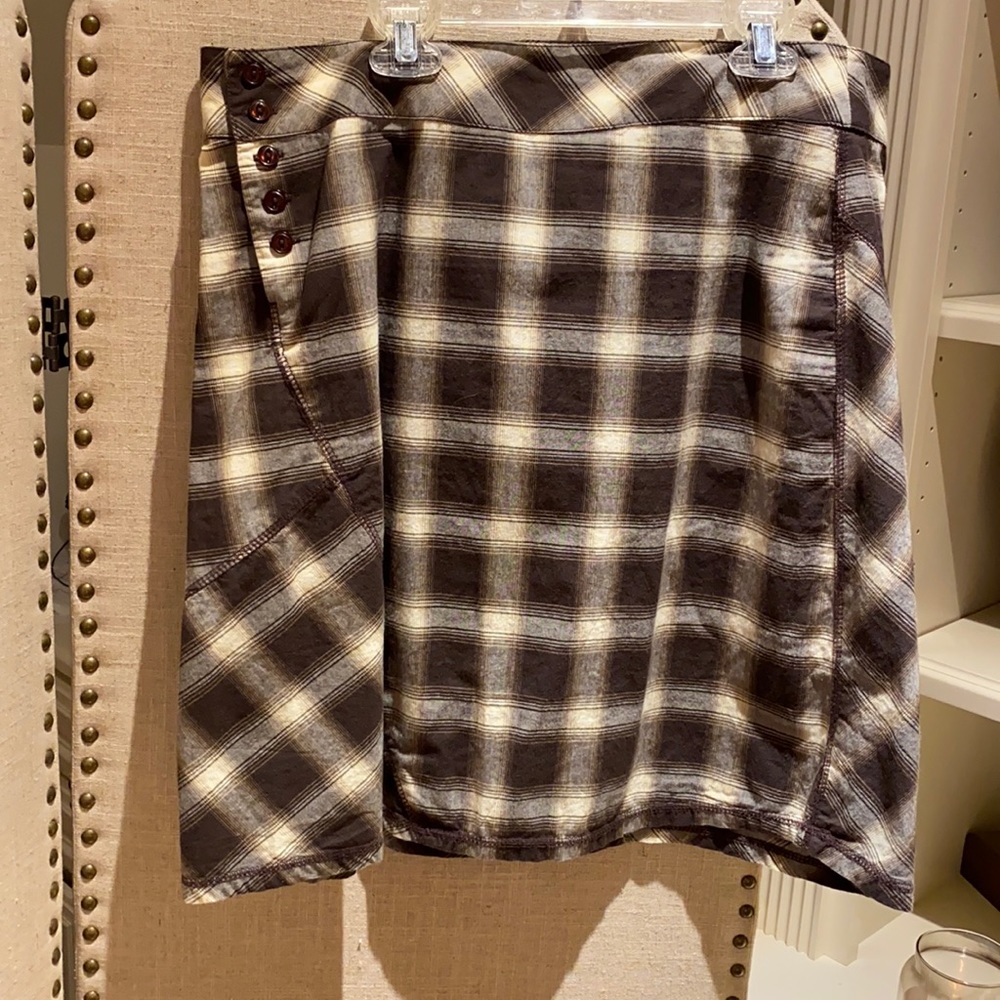 Brown and cream plaid Horny Toad brand knee length skirt
